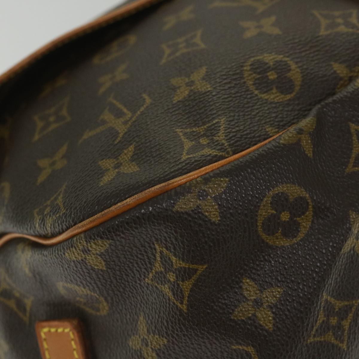 Louis Vuitton Saumur 35 Shoulder Bag