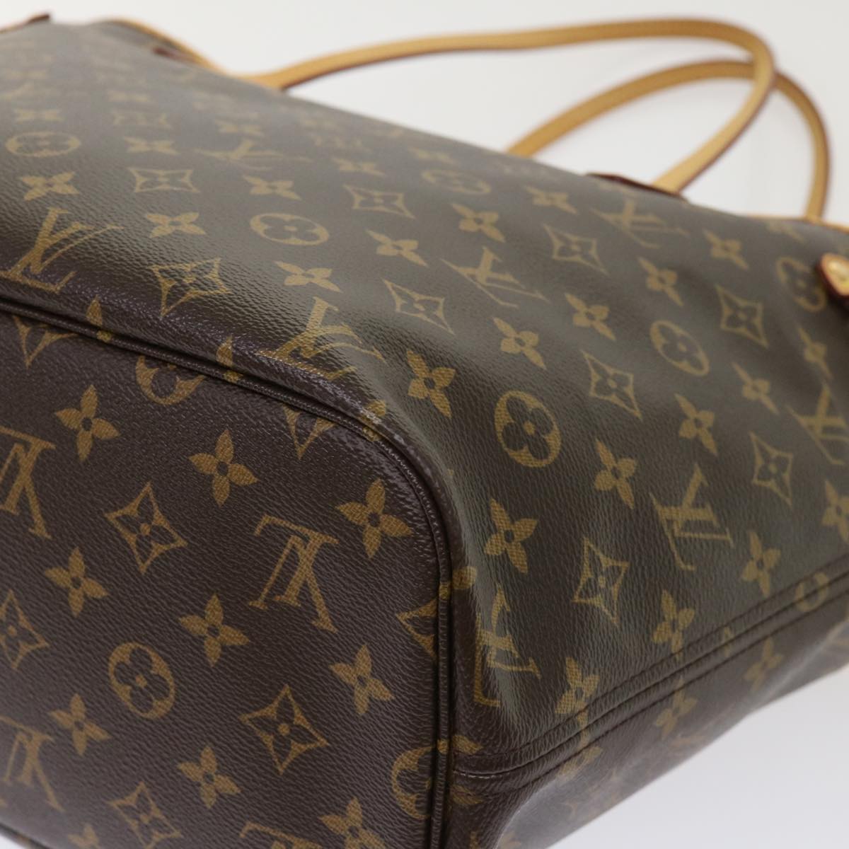 Louis Vuitton Neverfull MM Tote Bag