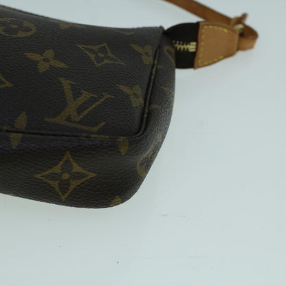 Louis Vuitton Pochette Accessoire Clutch