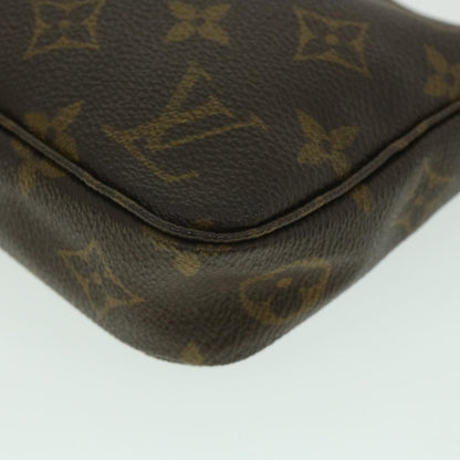 Louis Vuitton Pochette Accessoire Clutch