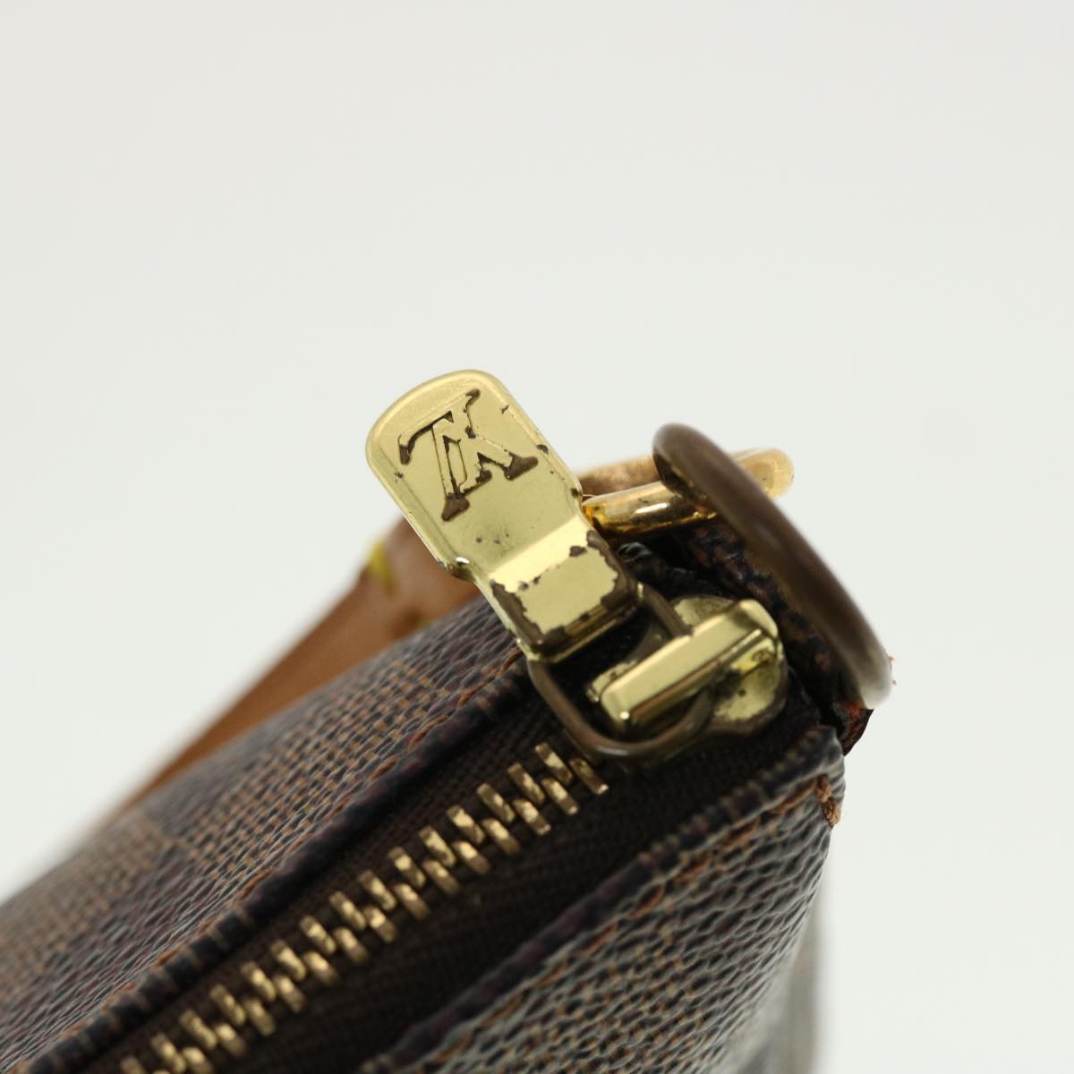 Louis Vuitton Pochette Accessoire Clutch