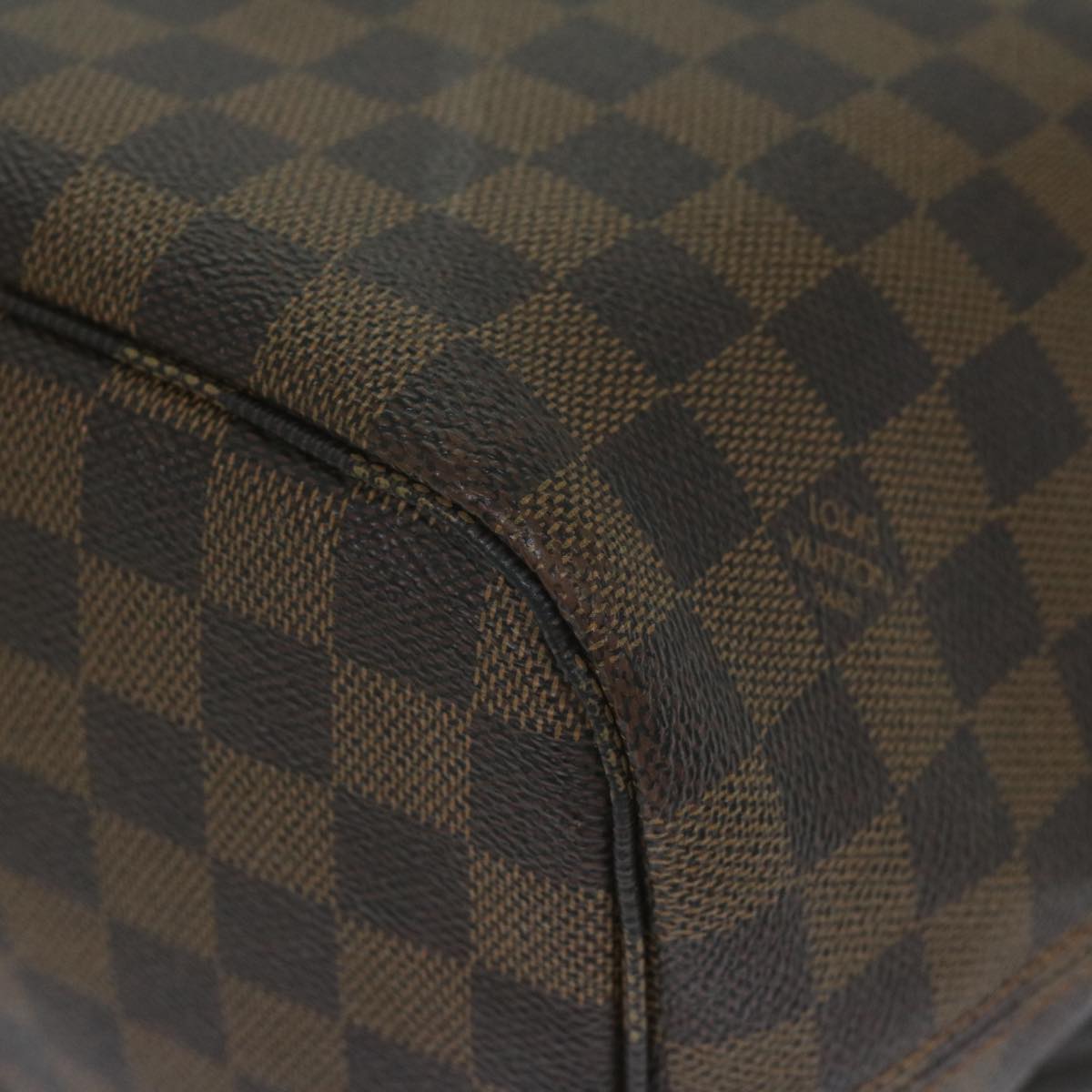 Louis Vuitton Neverfull MM Tote Bag