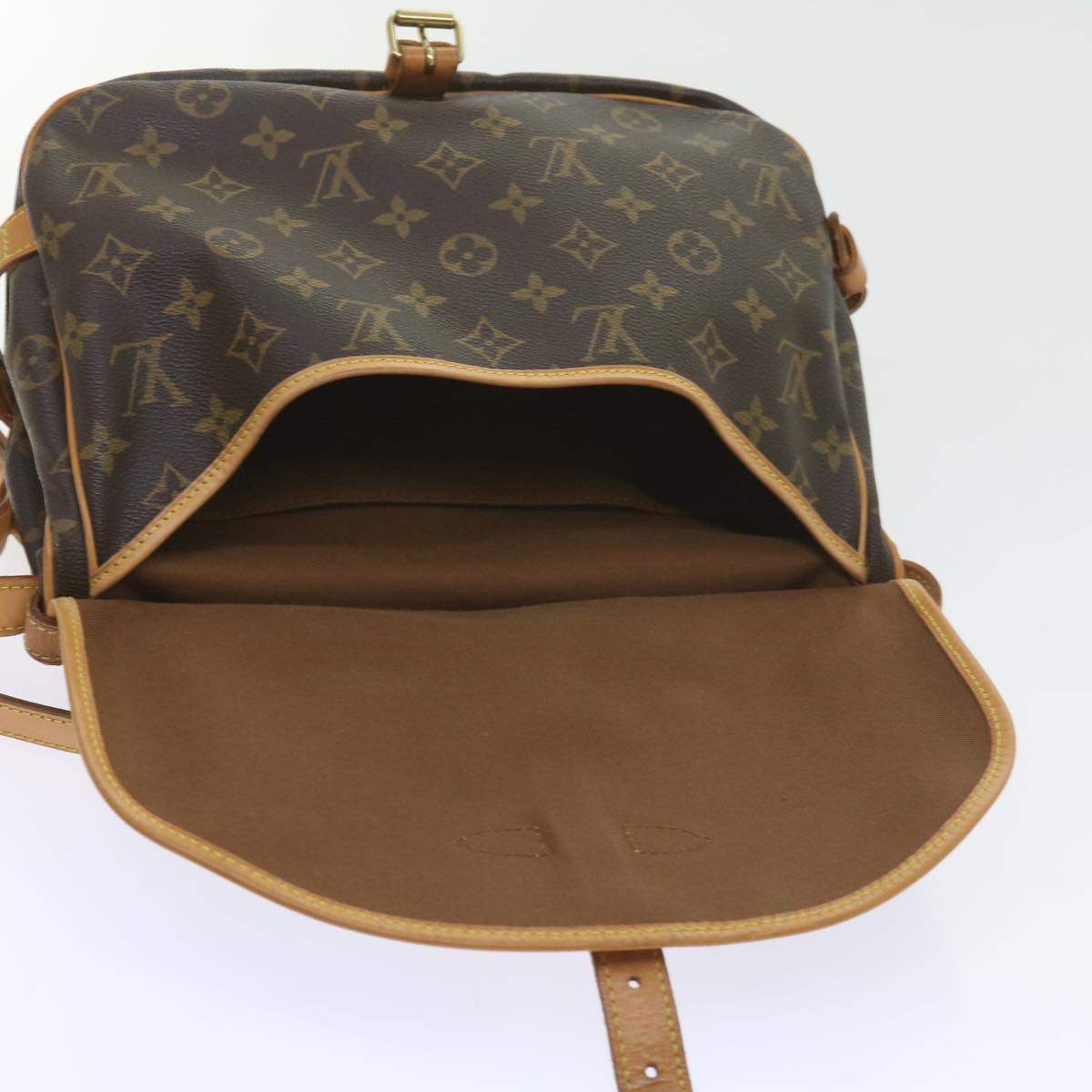 Louis Vuitton Saumur 30 Shoulder Bag