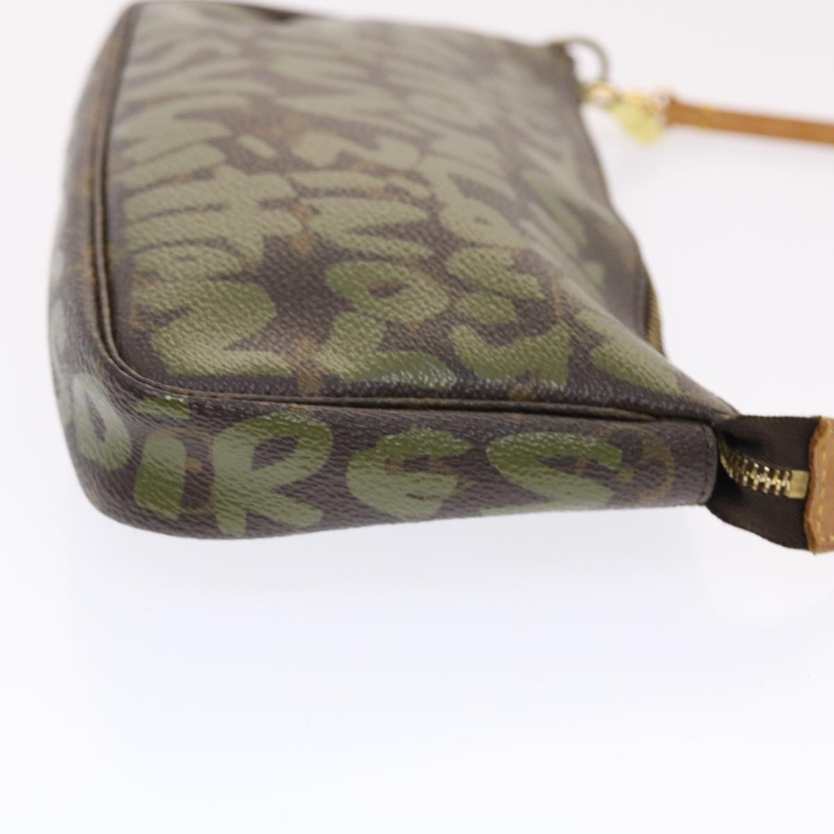 Louis Vuitton Pochette Accessoire Clutch