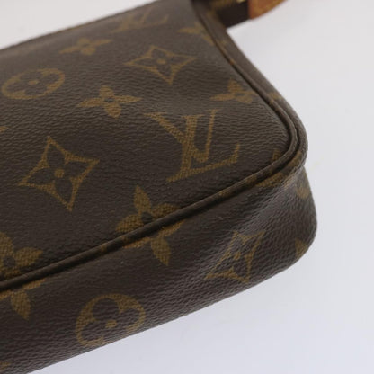 Louis Vuitton Pochette accessoires Clutch