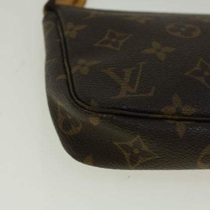 Louis Vuitton Pochette Accessoire Clutch