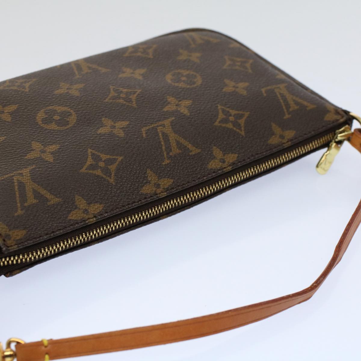 Louis Vuitton Pochette accessoires Clutch