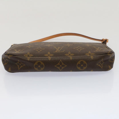 Louis Vuitton Pochette Accessoire Clutch