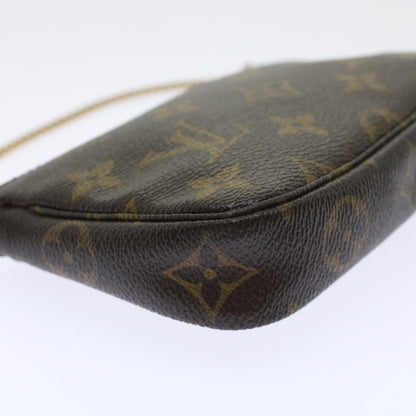 Louis Vuitton Pochette Accessoire Clutch