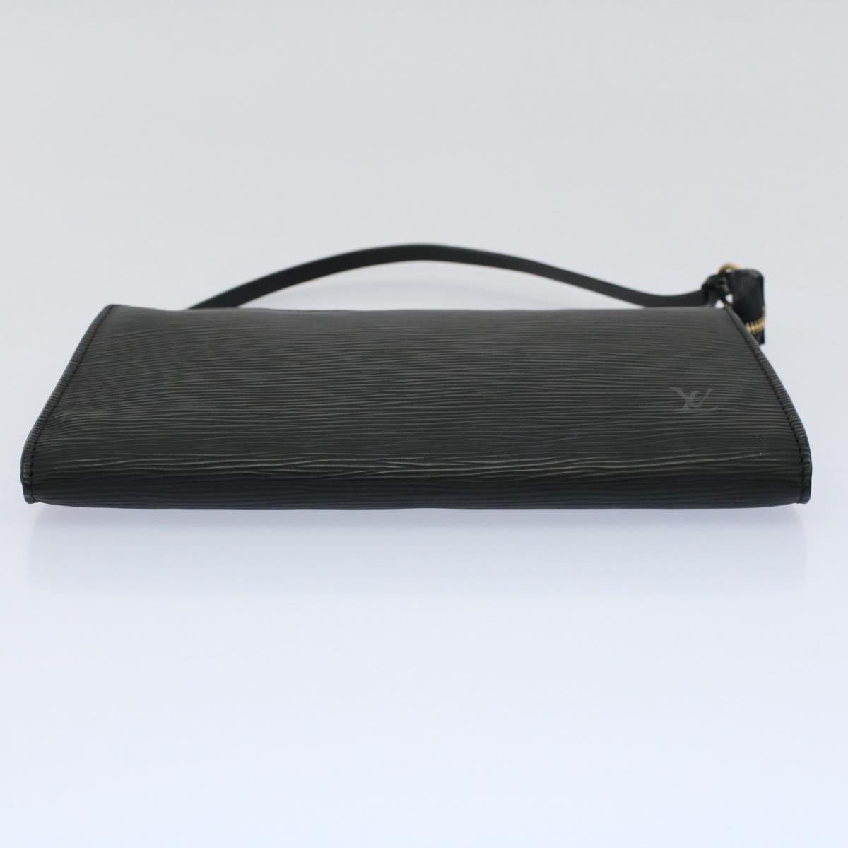 Louis Vuitton Pochette Accessoire Clutch