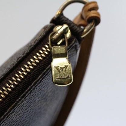 Louis Vuitton Pochette Accessoire Clutch