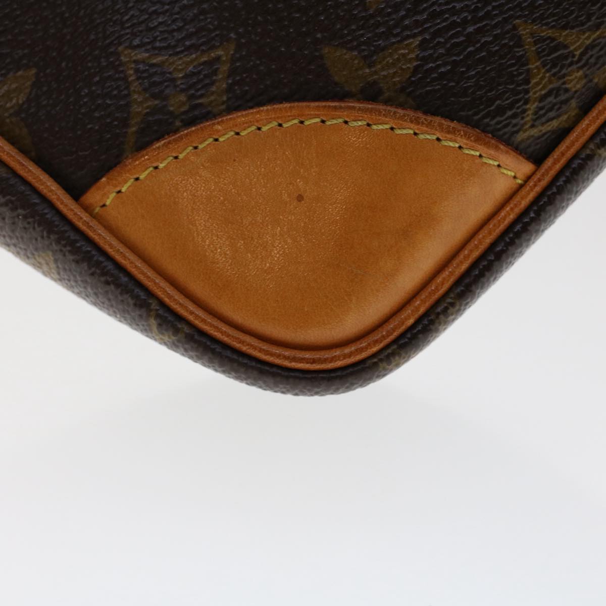 Louis Vuitton Compiegne 28 Clutch