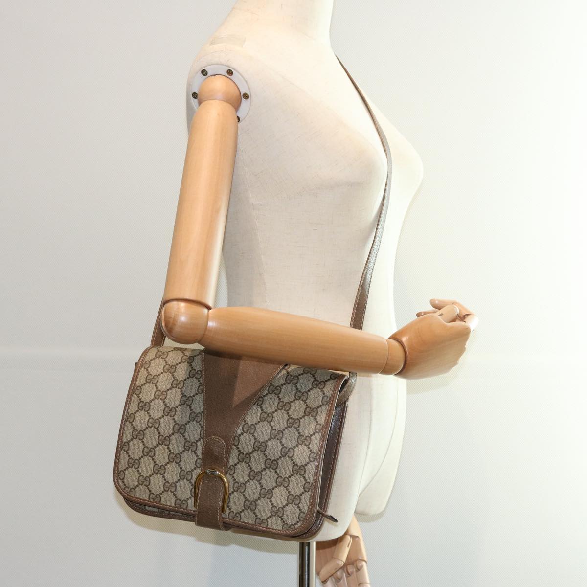 Gucci GG canvas Shoulder Bag