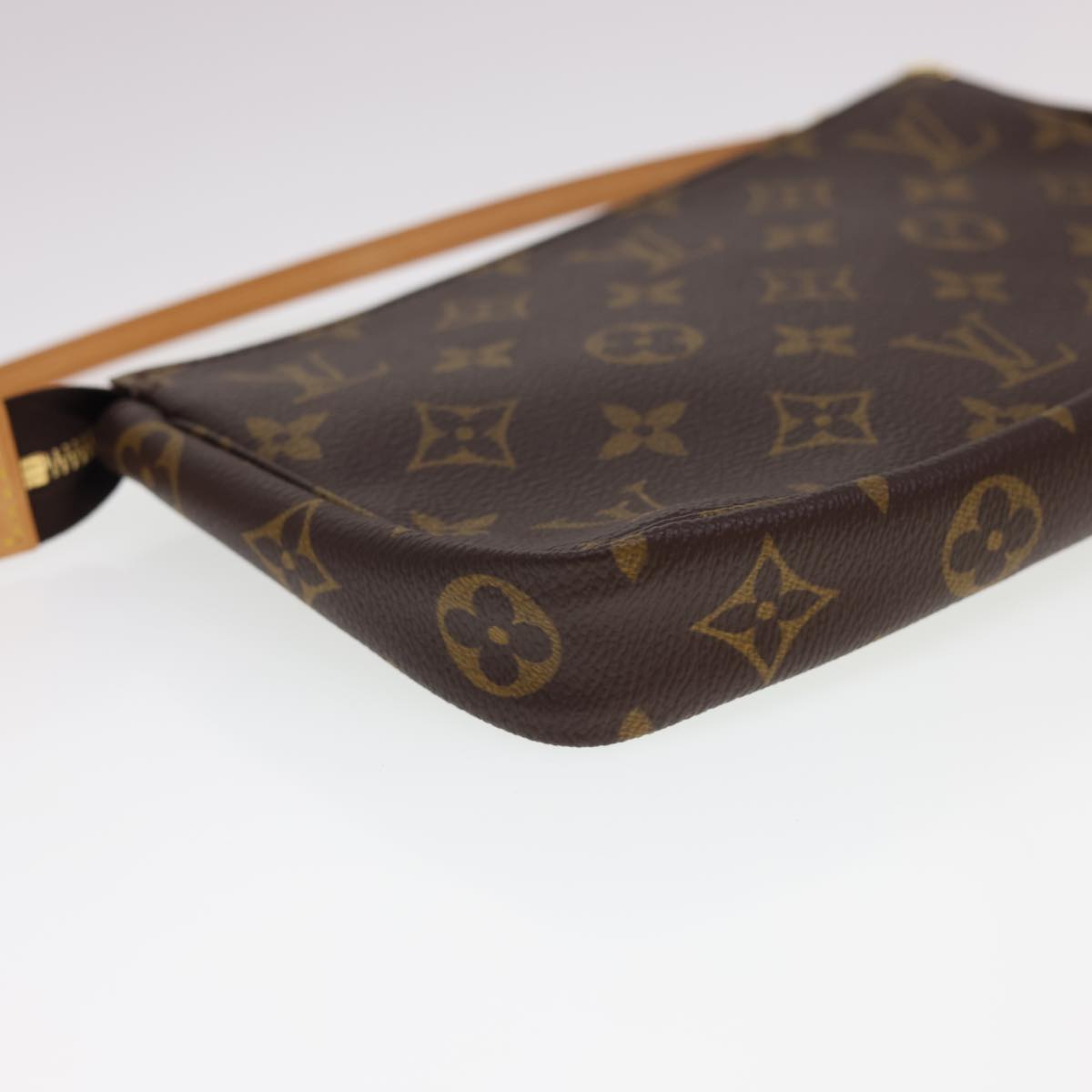 Louis Vuitton Pochette accessoires Clutch