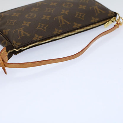 Louis Vuitton Pochette Accessoire Clutch