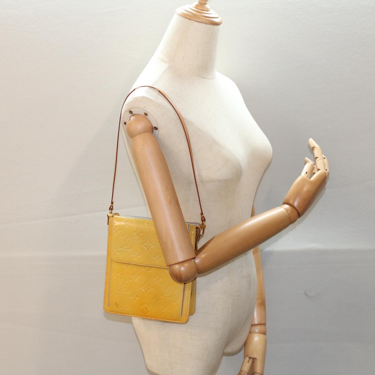 Louis Vuitton Mott Handbag