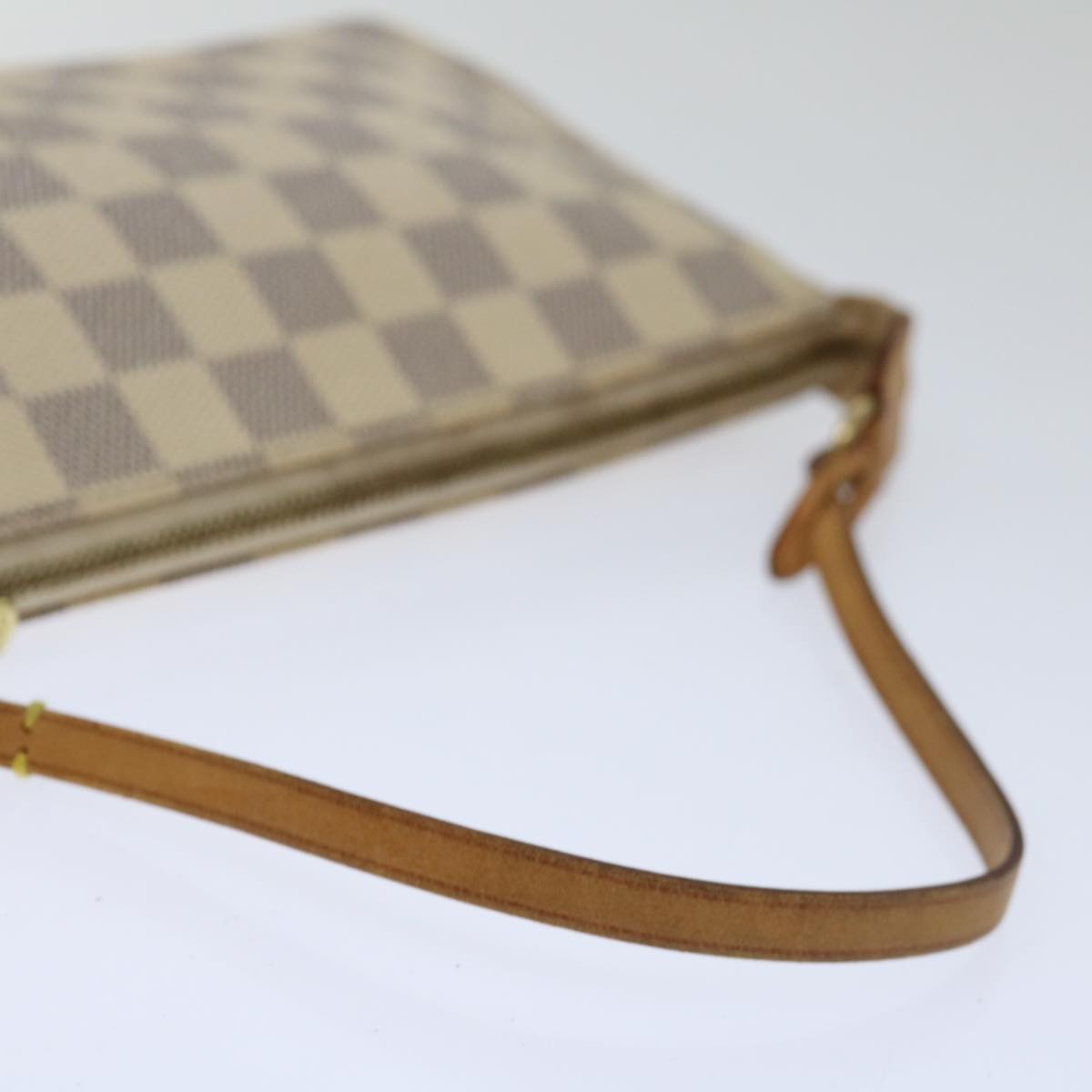 Louis Vuitton Baguette Clutch