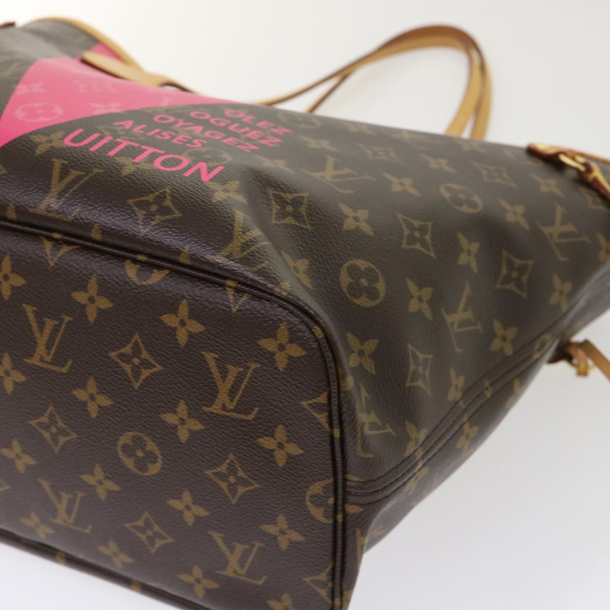 Louis Vuitton Neverfull MM Tote Bag