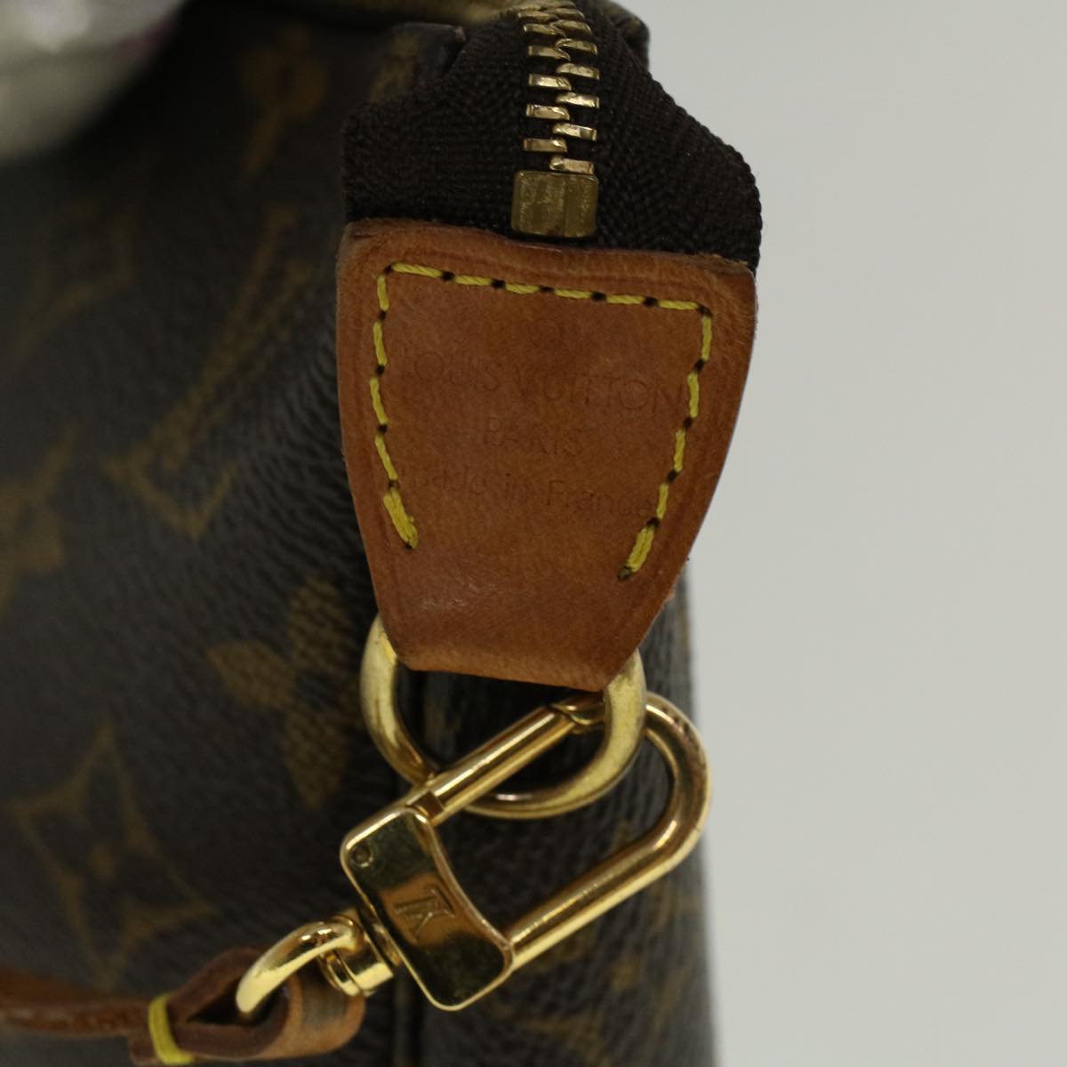 Louis Vuitton Pochette accessoires Clutch