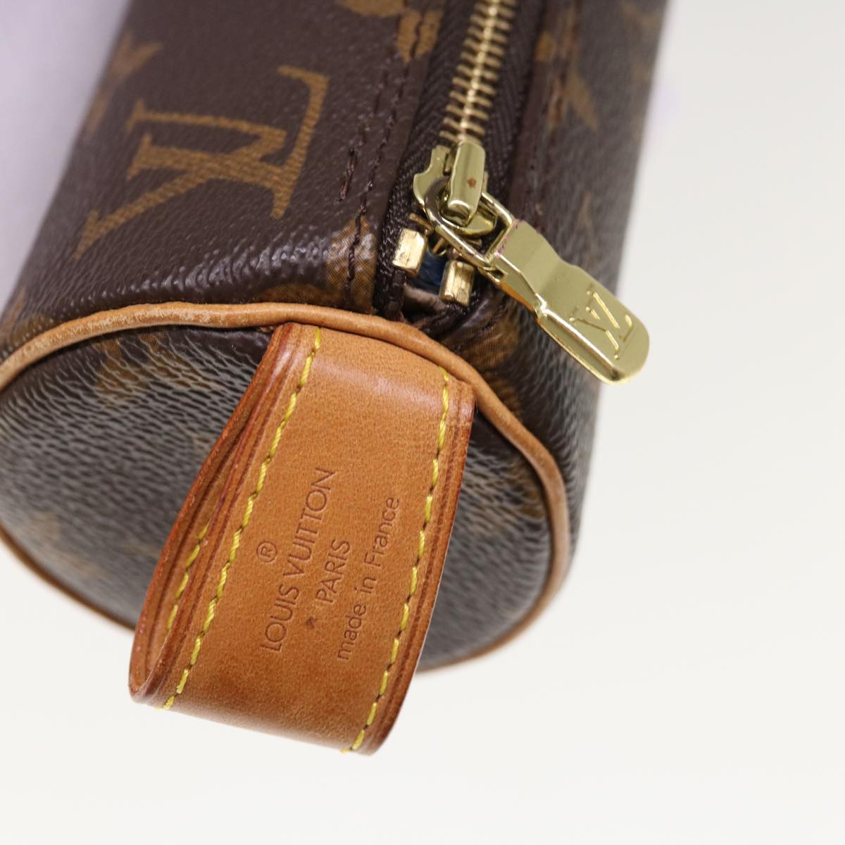 Louis Vuitton Trousse rond Clutch