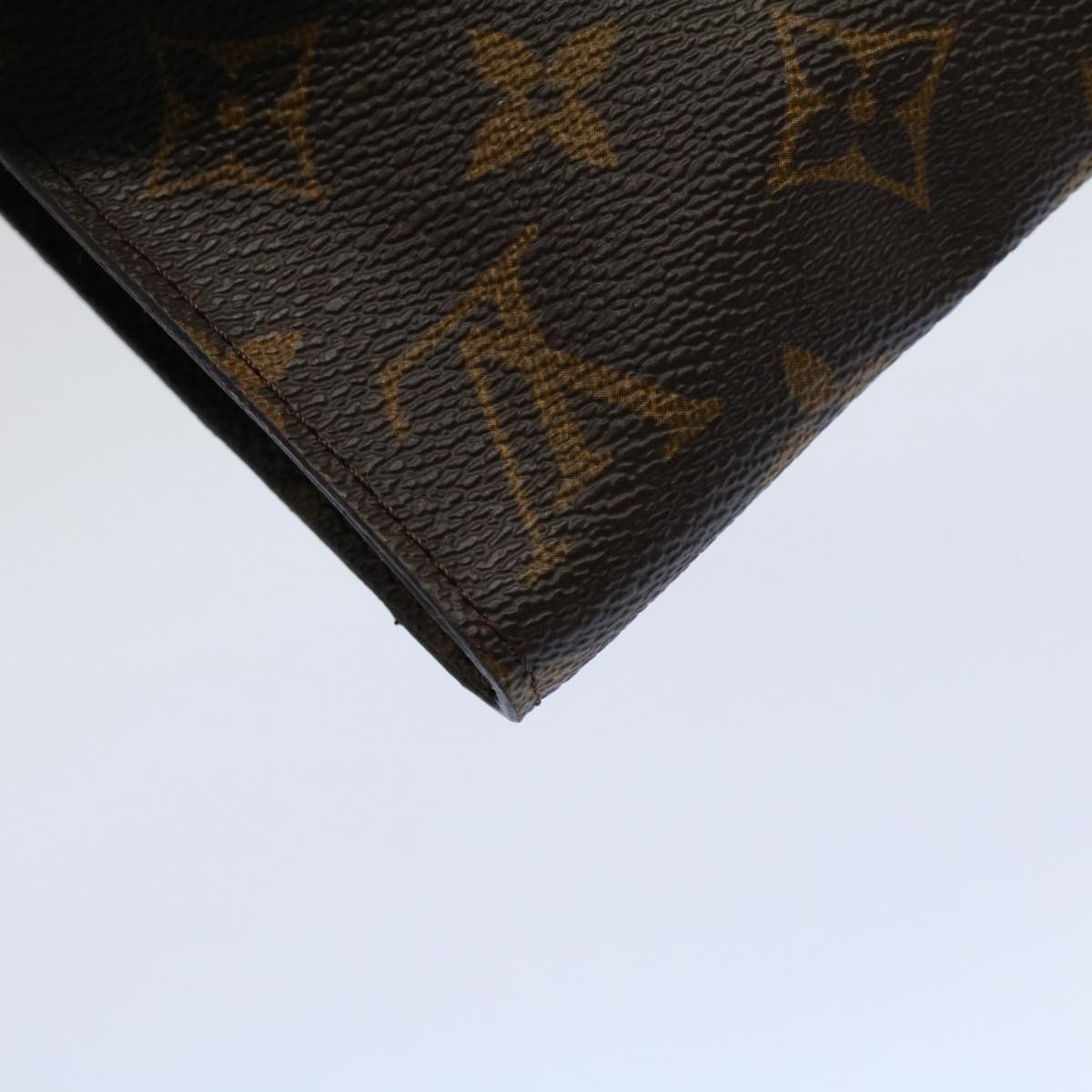 Louis Vuitton Pochette Wallet