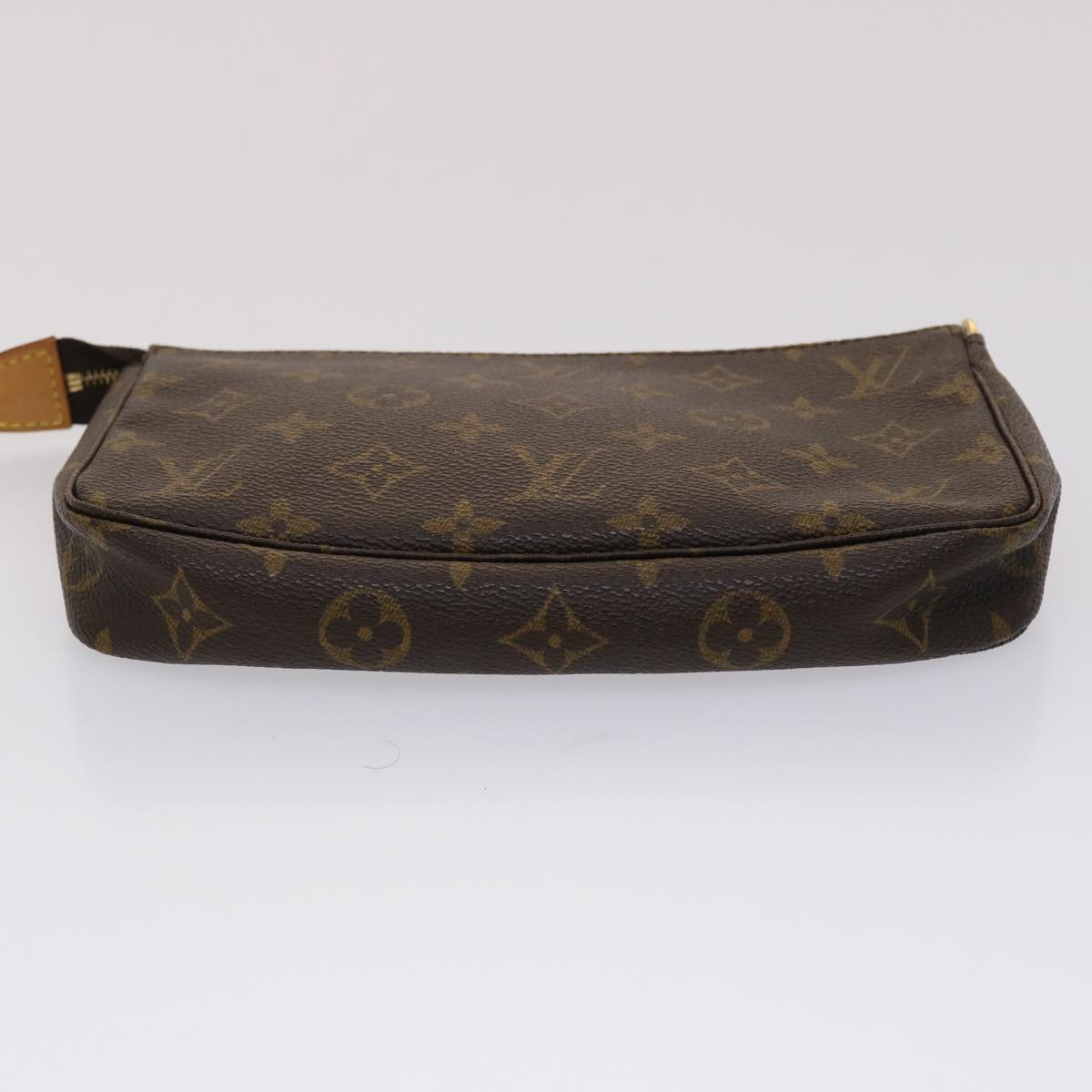 Louis Vuitton Pochette Accessoire Clutch