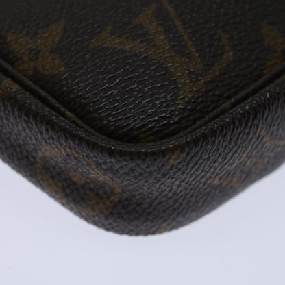 Louis Vuitton Pochette Accessoire Clutch