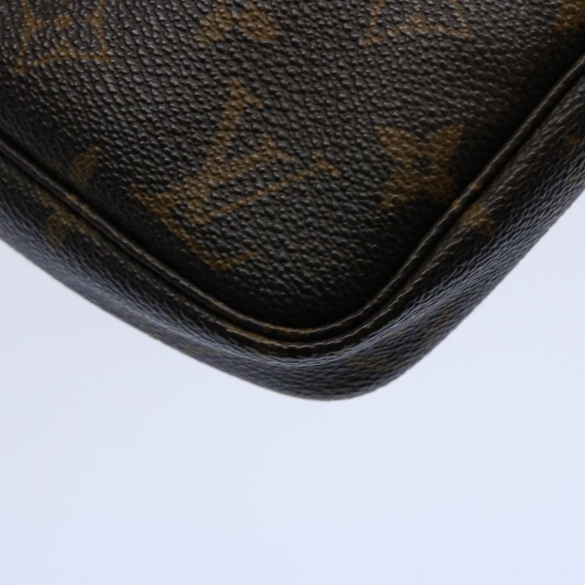 Louis Vuitton Pochette accessoires Clutch