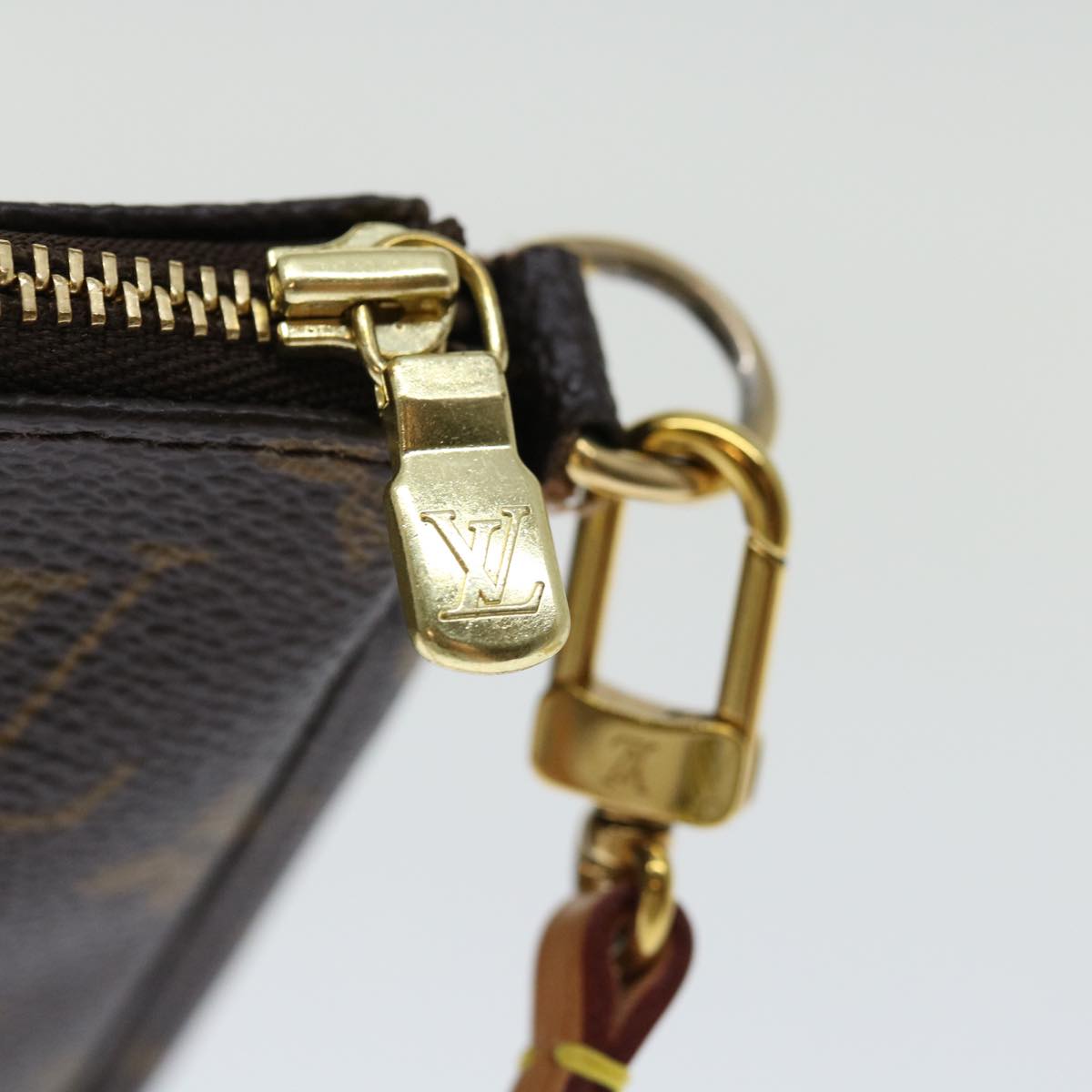 Louis Vuitton Pochette accessoires Clutch