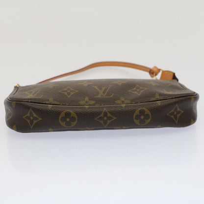 Louis Vuitton Pochette Accessoire Clutch