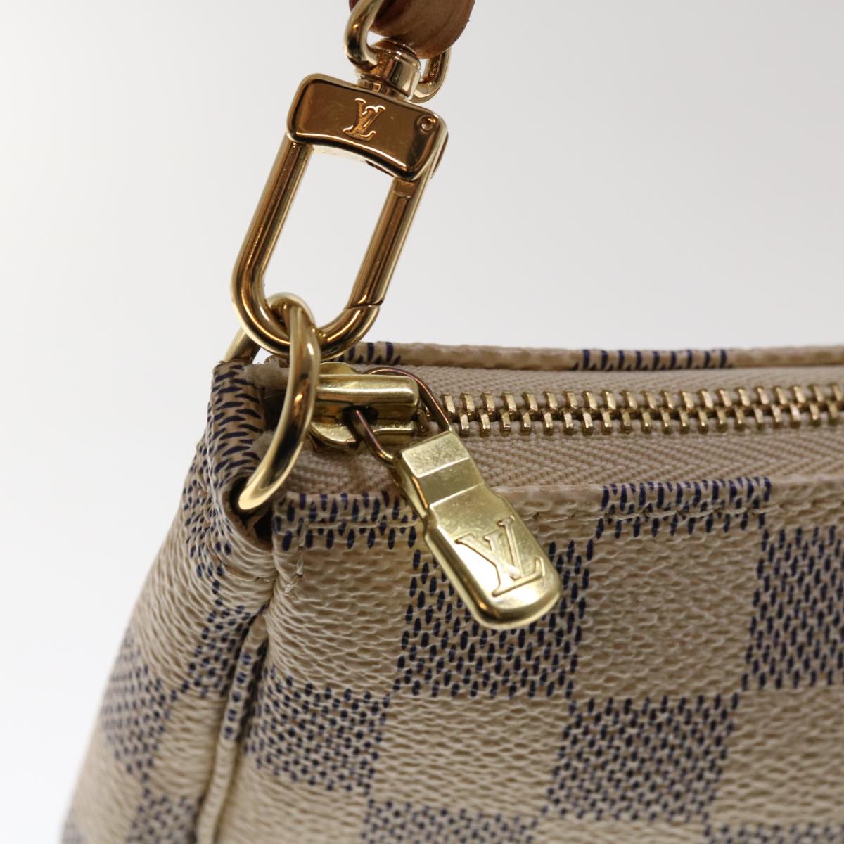 Louis Vuitton Pochette accessoires Clutch