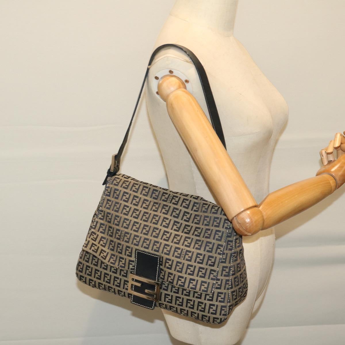 Fendi Mamma Baguette Shoulder Bag