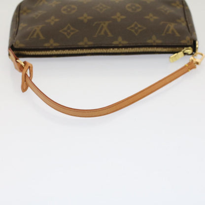 Louis Vuitton Pochette Accessoire Clutch