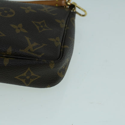 Louis Vuitton Pochette Accessoire Clutch