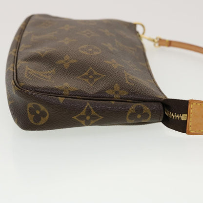 Louis Vuitton Pochette Accessoire Clutch