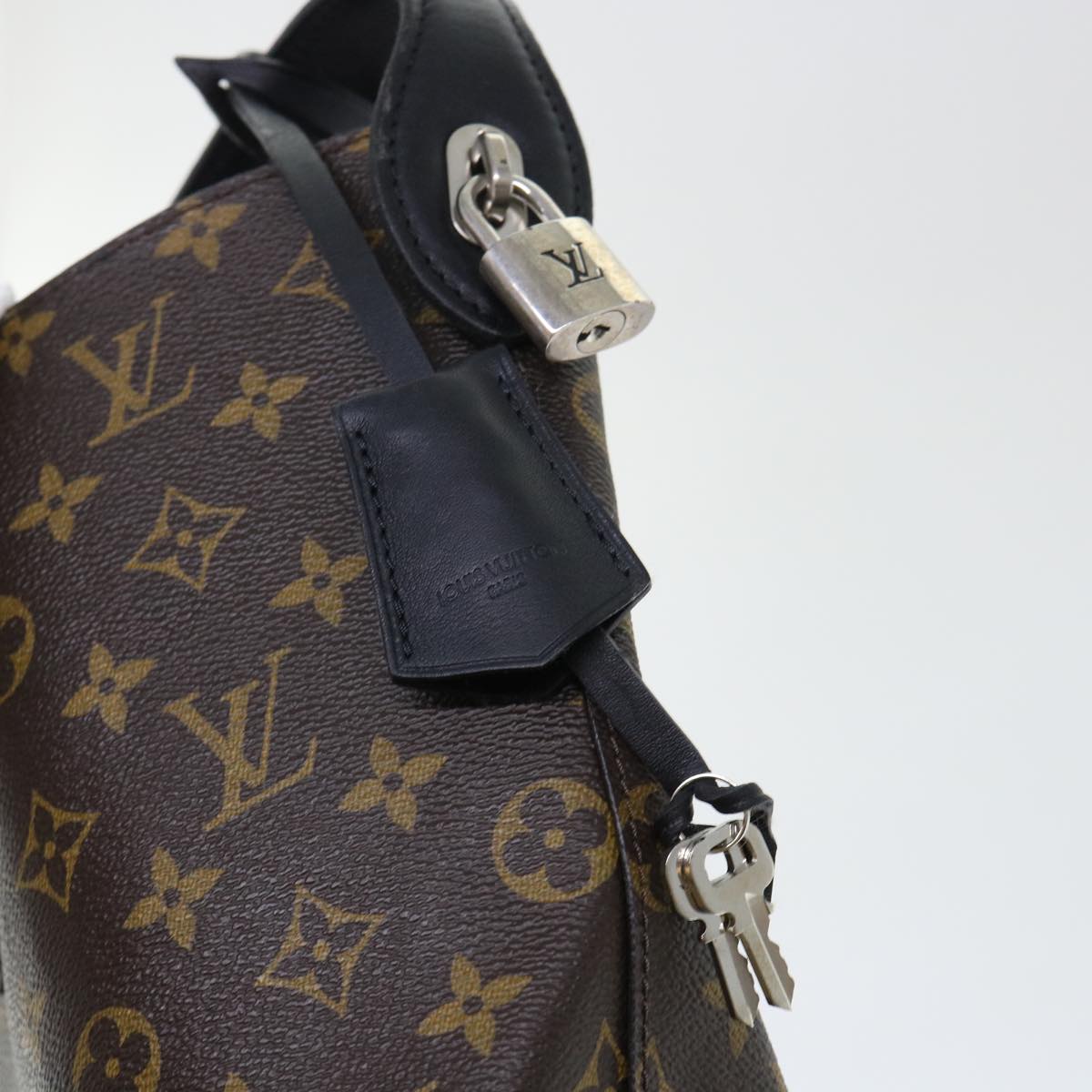 Louis Vuitton Idole Handbag