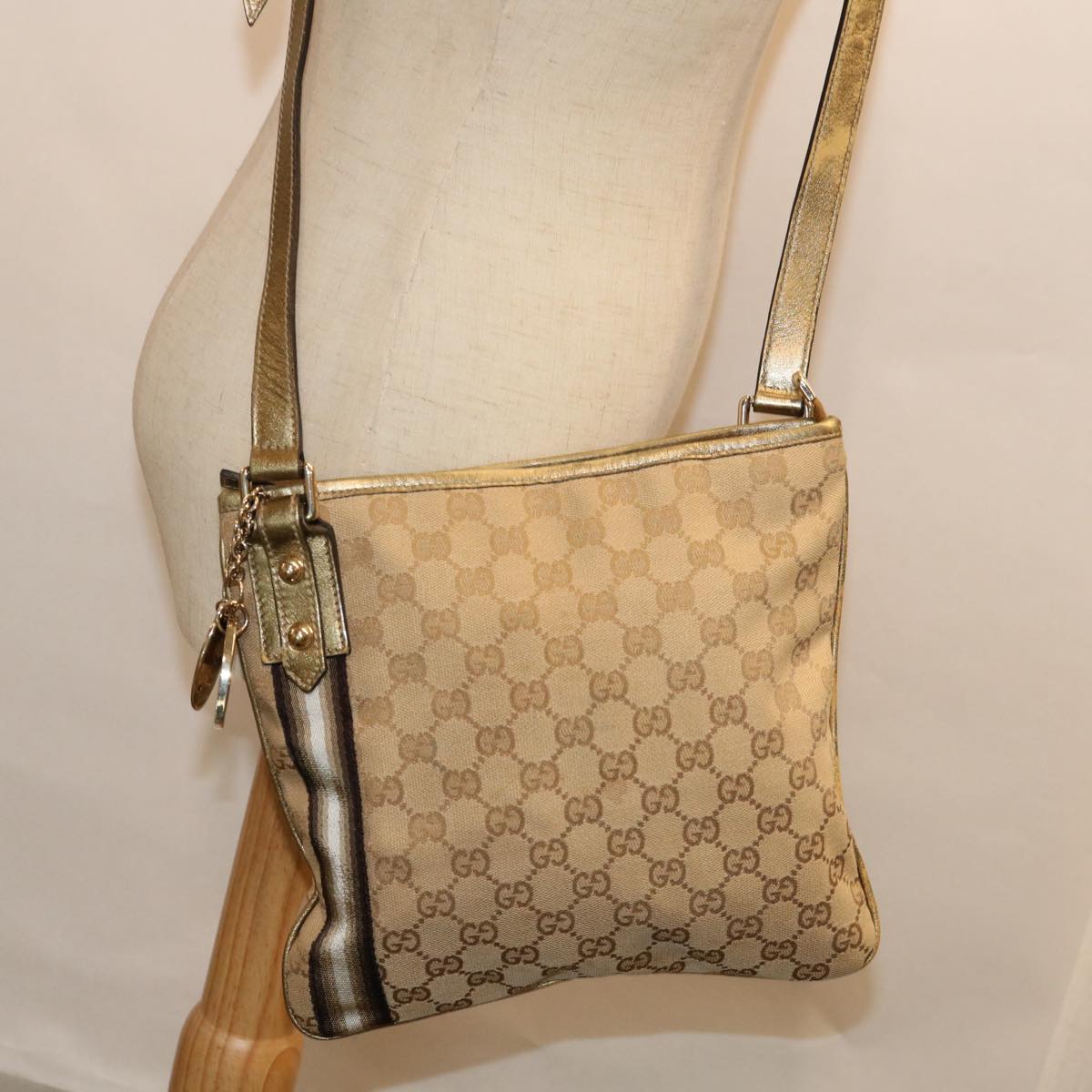 Gucci Sherry Shoulder Bag