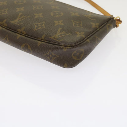 Louis Vuitton Pochette Accessoire Clutch