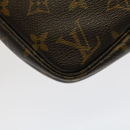 Louis Vuitton Pochette Accessoire Clutch