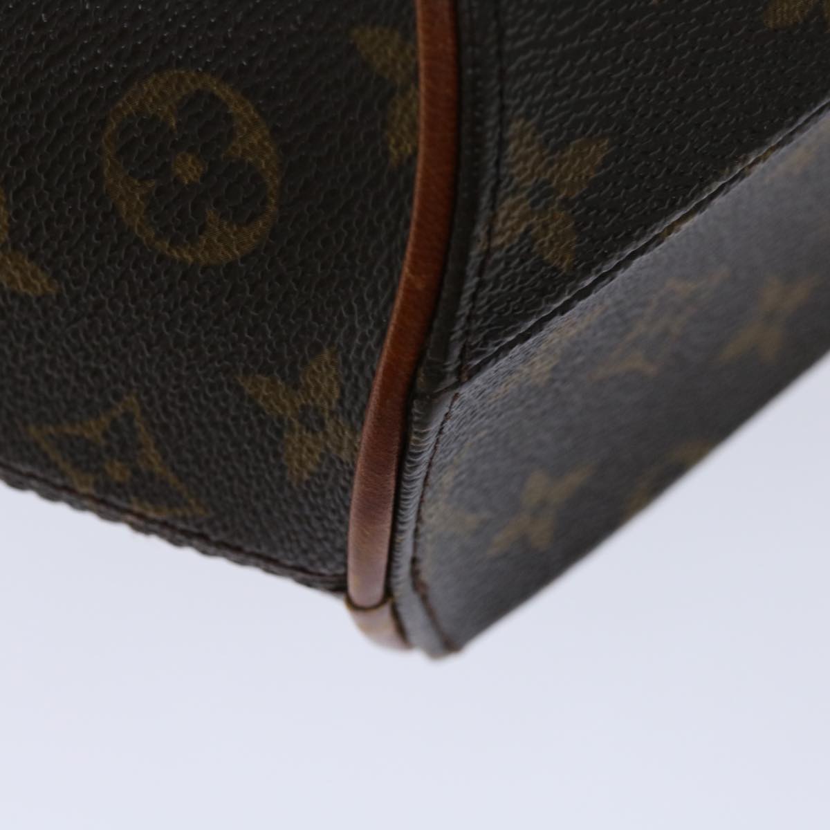 Louis Vuitton Ellipse Handbag