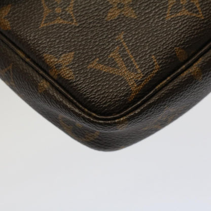 Louis Vuitton Pochette Accessoire Clutch