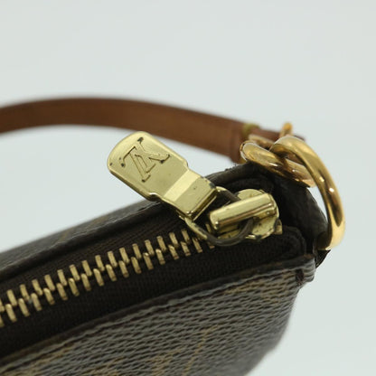 Louis Vuitton Pochette Accessoire Clutch