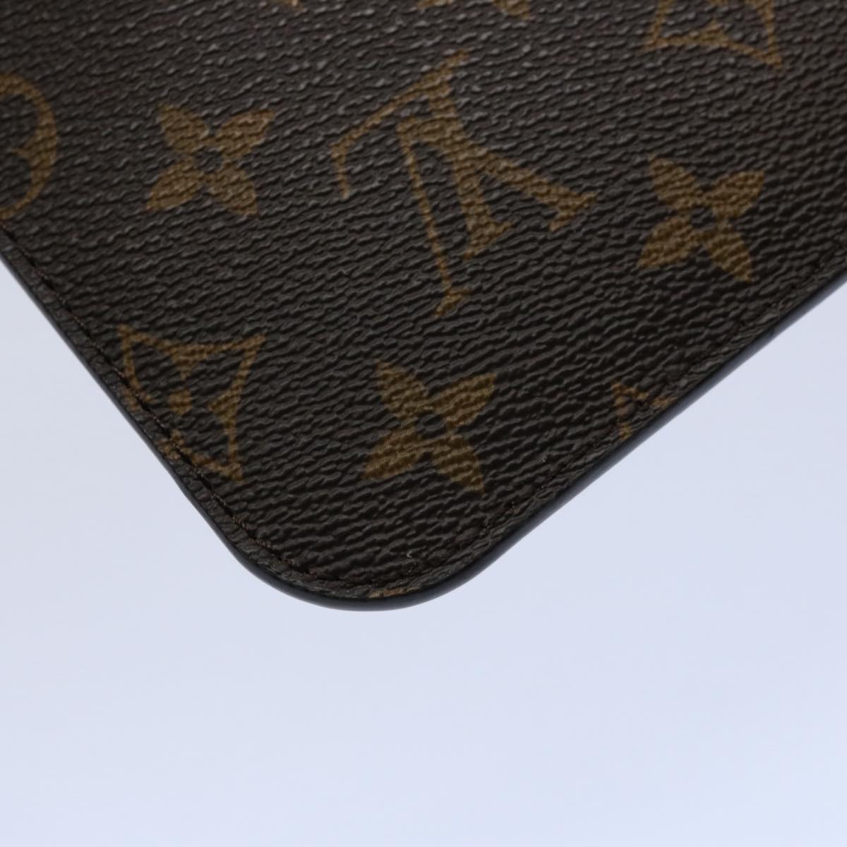 Louis Vuitton Neverfull Clutch