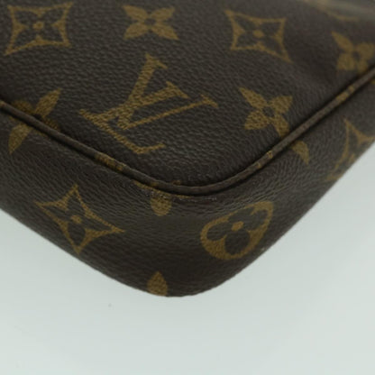 Louis Vuitton Pochette Accessoire Clutch