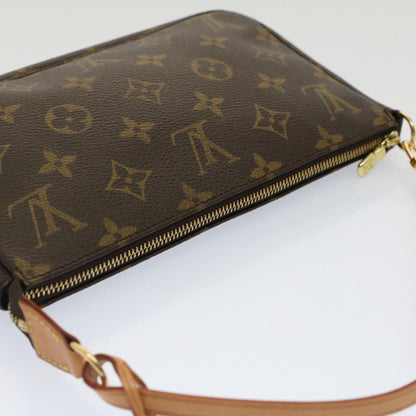 Louis Vuitton Pochette Accessoire Clutch