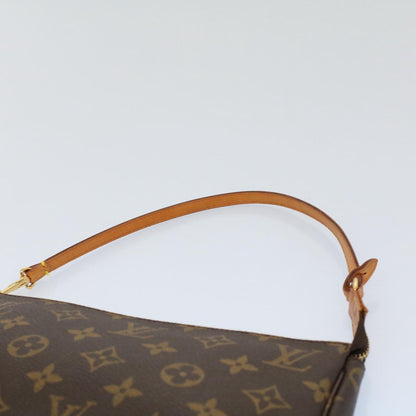 Louis Vuitton Pochette Accessoire Clutch