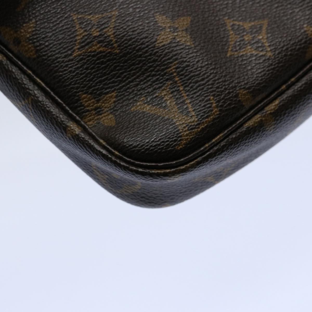 Louis Vuitton Pochette accessoires Clutch