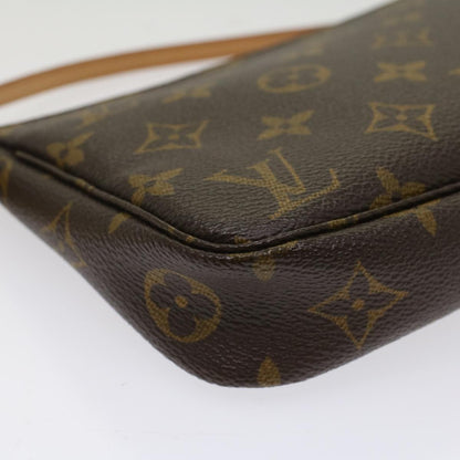 Louis Vuitton Pochette Accessoire Clutch