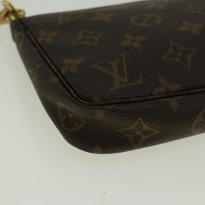 Louis Vuitton Pochette Accessoire Clutch