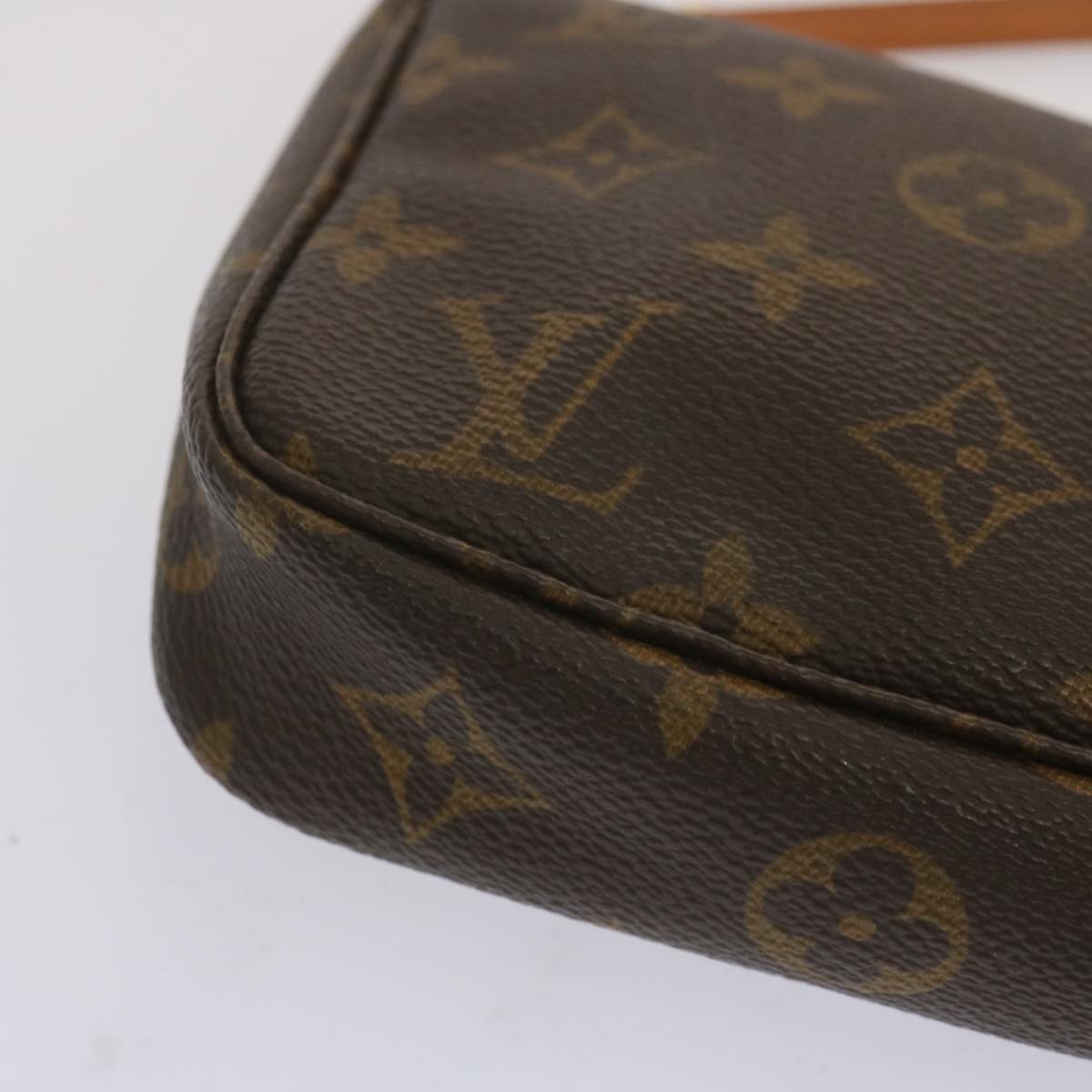 Louis Vuitton Pochette accessoires Clutch